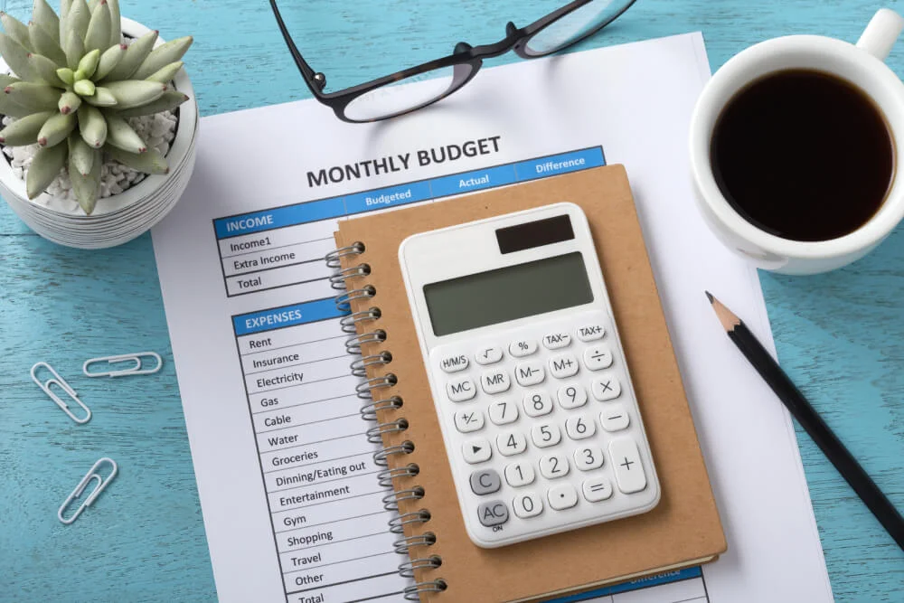 Keeping your finances on track by using practical tricks for daily visibility