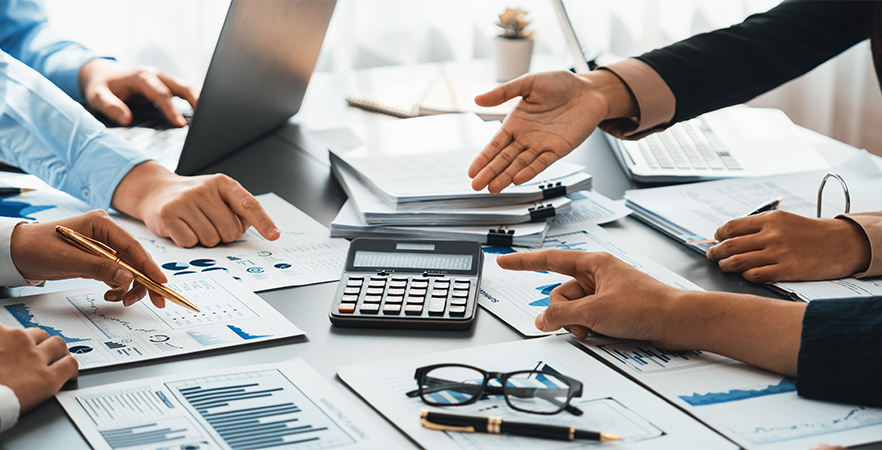 Professional accountant providing bookkeeping and financial guidance to a Charleston business owner.